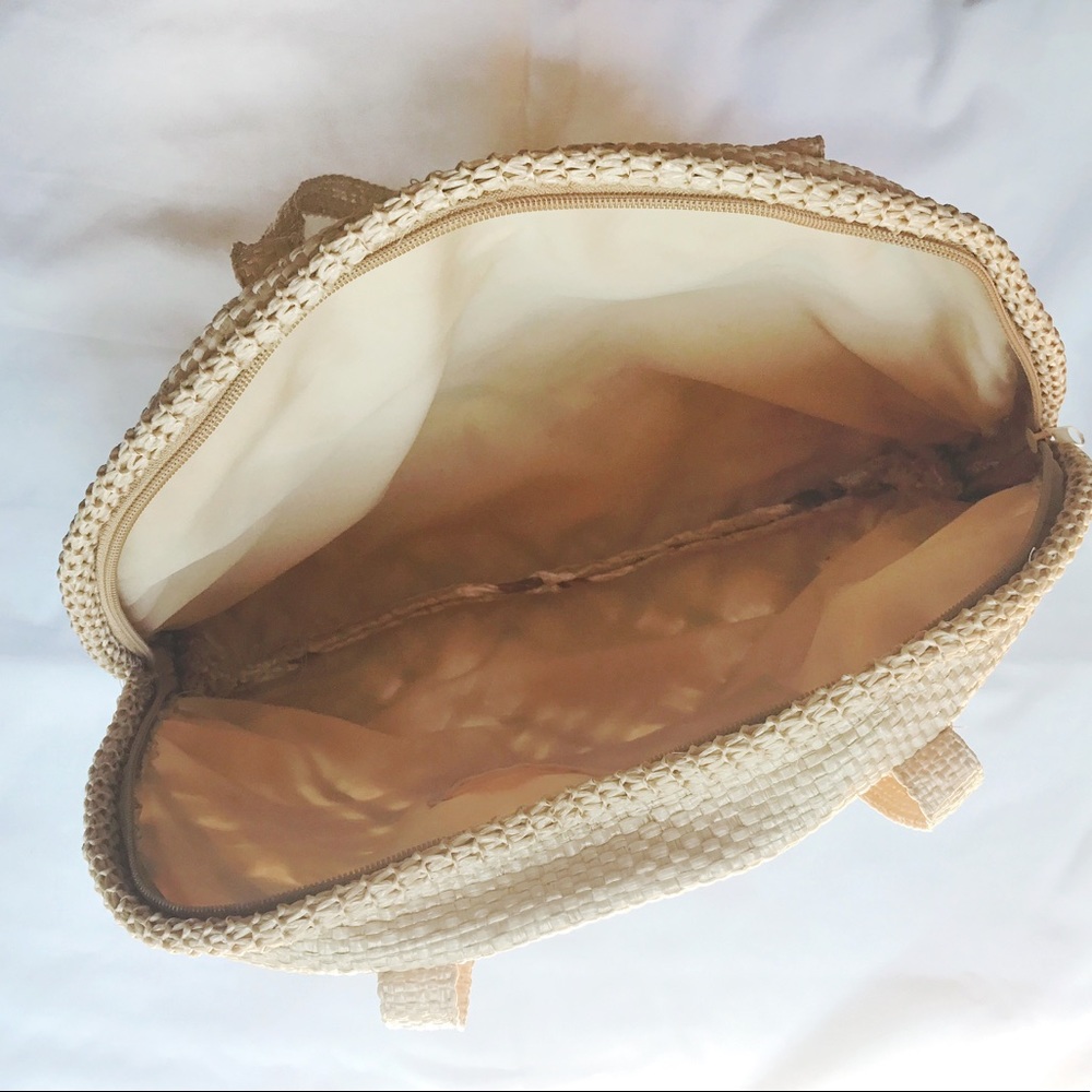 Handwoven Straw Handbag - Picture 4 of 6